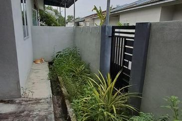 Taman Lekir Jaya, Batu 10, Lekir, Perak, Freehold