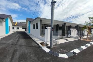 Taman Pantai Suria, Pantai Remis, Perak