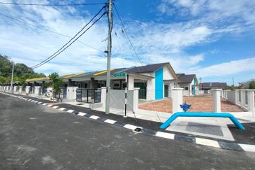 Taman Pantai Suria, Pantai Remis, Perak