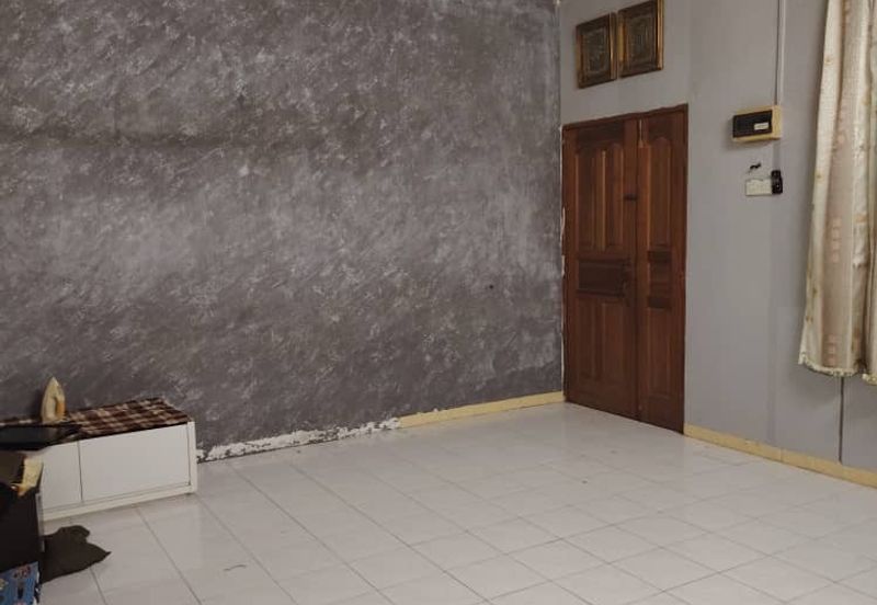 TAMAN SAUJANA, BATU GAJAH