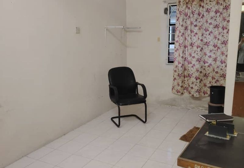 TAMAN SAUJANA, BATU GAJAH