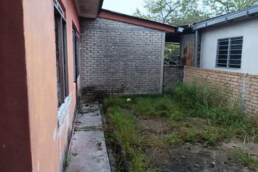 Taman Maju, Seri Iskandar, Perak, Semi-D, Full Loan, Cheap