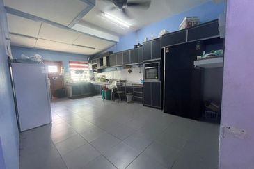 Desa Pengkalan Timah, Lahat, Perak, Single Storey Terrace House, Fully Renovated