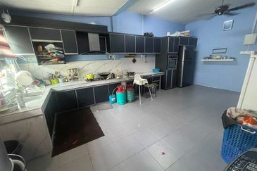 Desa Pengkalan Timah, Lahat, Perak, Single Storey Terrace House, Fully Renovated
