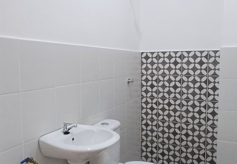 Iskandar Furnished Suites (IFS), Seri Iskandar, Perak, Partially Furnished, Urgent