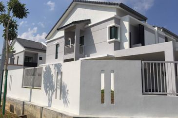 Laman Delfina @ Nilai Impian