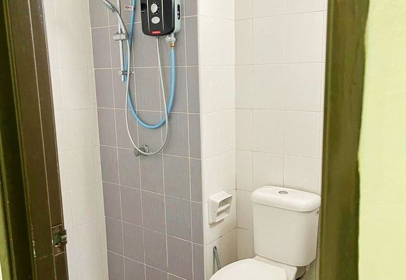 ANGGERIK COURT APARTMENT (PUTRA NILAI)