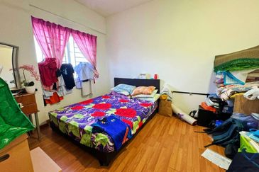 Pangsapuri Jenderam Indah