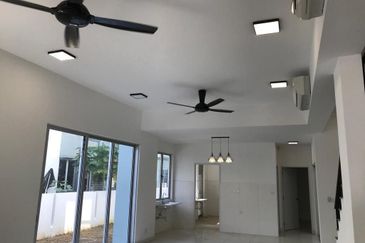 Parkfield Residences, Tropicana Heights