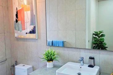 Datum Jelatek Residence