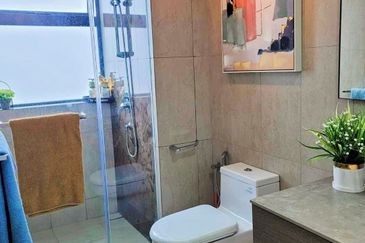 Datum Jelatek Residence