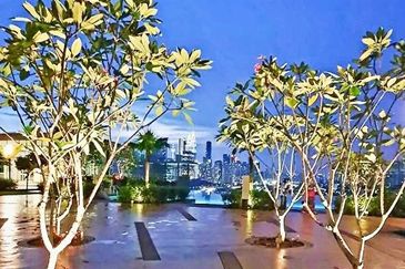 Datum Jelatek Residence