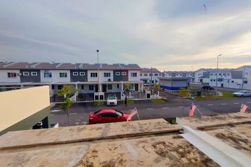 Below Market Value, Intermediate, Double Storey House, Taman Semarak Warisan, Sepang, Selangor, For Sale