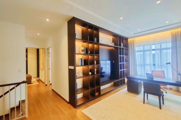 Freehold, Near Plus Highway, Double Storey Semi-D, Bandar Puteri Bangi, Kajang, Selangor