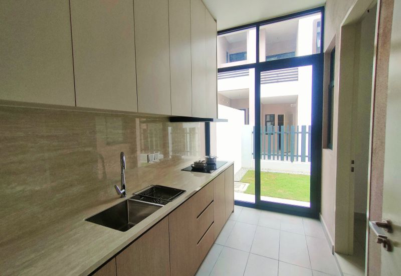 Freehold, Near Plus Highway, Double Storey Semi-D, Bandar Puteri Bangi, Kajang, Selangor