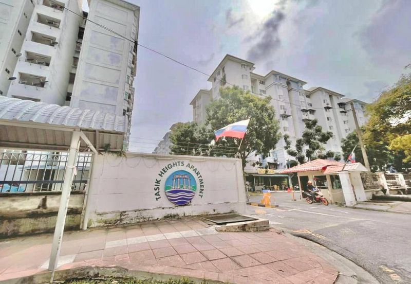 Tasik Heights Apartment