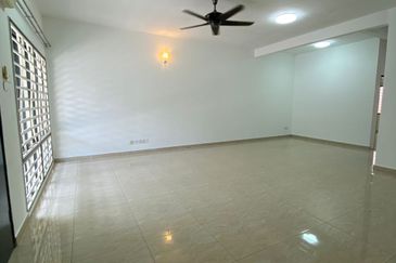 Renovated, Freehold, Double Storey House, Taman Seri Dagang, Banting, Selangor, For Sale
