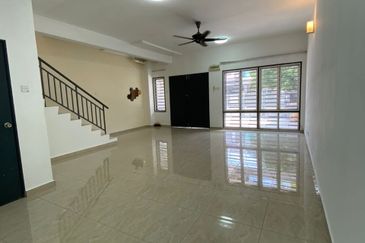 Renovated, Freehold, Double Storey House, Taman Seri Dagang, Banting, Selangor, For Sale