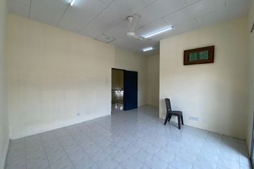Renovated, Freehold, Double Storey House, Taman Seri Dagang, Banting, Selangor, For Sale