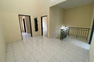 Renovated, Freehold, Double Storey House, Taman Seri Dagang, Banting, Selangor, For Sale