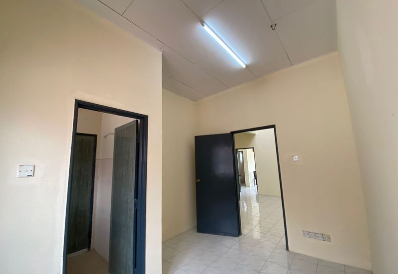 Renovated, Freehold, Double Storey House, Taman Seri Dagang, Banting, Selangor, For Sale