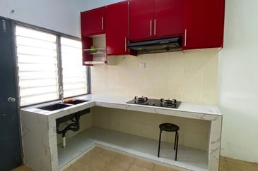 Renovated, Freehold, Double Storey House, Taman Seri Dagang, Banting, Selangor, For Sale