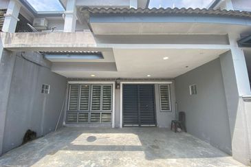 Renovated, Freehold, Double Storey House, Taman Seri Dagang, Banting, Selangor, For Sale