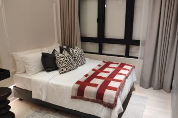 Sri petaling/Salak South10min to MRT