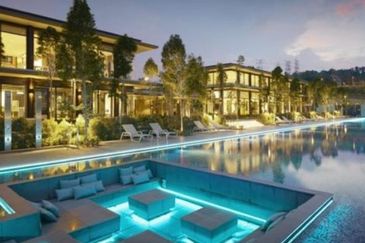 Lakefront Condominium | Emerald Hills @ Alam Damai