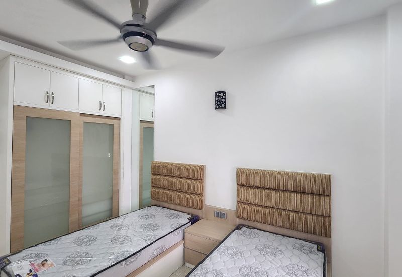 CHENG HEIGHTS CONDOMINIUM