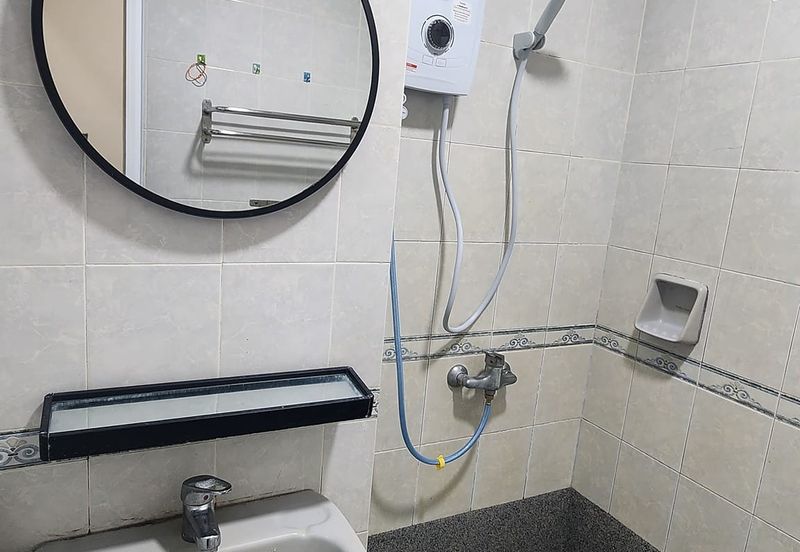 CHENG HEIGHTS CONDOMINIUM