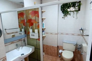 CHENG HEIGHTS CONDOMINIUM