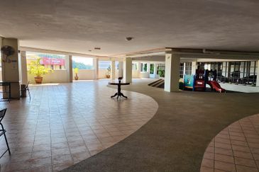 CHENG HEIGHTS CONDOMINIUM