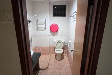 CHENG HEIGHTS CONDOMINIUM