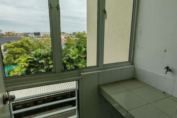 KONDOMINIUM KLEBANG DELIMA