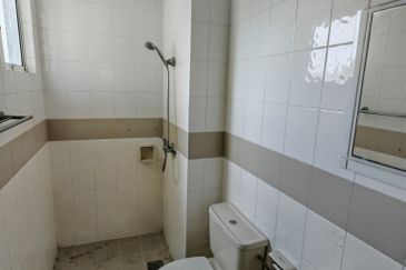 KONDOMINIUM KLEBANG DELIMA