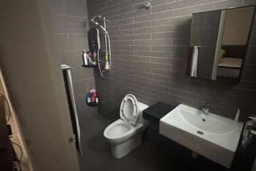 Krubong 2sty Terrace House , CORNER LOT, 55x70, FREEHOLD, 4room3bath Bare unit