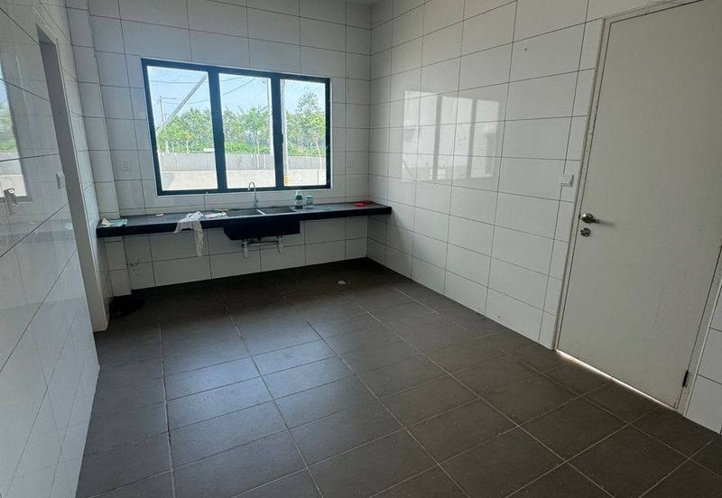 Krubong 2sty Terrace House CORNER LOT 55x70 4room 3bath 2 balcony Large area side land FREEHOLD Bare unit