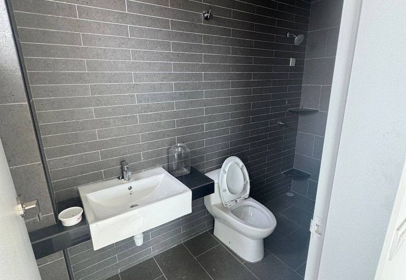 Krubong 2sty Terrace House CORNER LOT 55x70 4room 3bath 2 balcony Large area side land FREEHOLD Bare unit