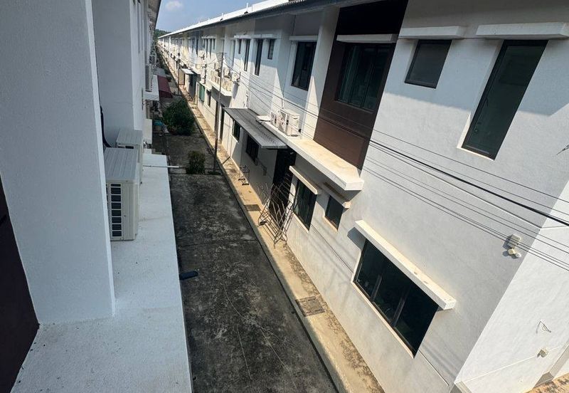 Krubong 2sty Terrace House CORNER LOT 55x70 4room 3bath 2 balcony Large area side land FREEHOLD Bare unit
