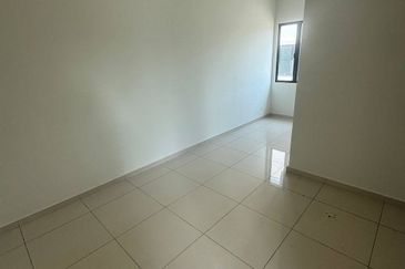 Krubong 2sty Terrace House CORNER LOT 55x70 4room 3bath 2 balcony Large area side land FREEHOLD Bare unit
