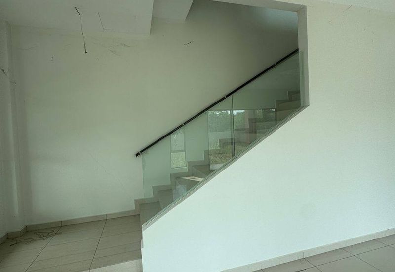 Krubong 2sty Terrace House CORNER LOT 55x70 4room 3bath 2 balcony Large area side land FREEHOLD Bare unit