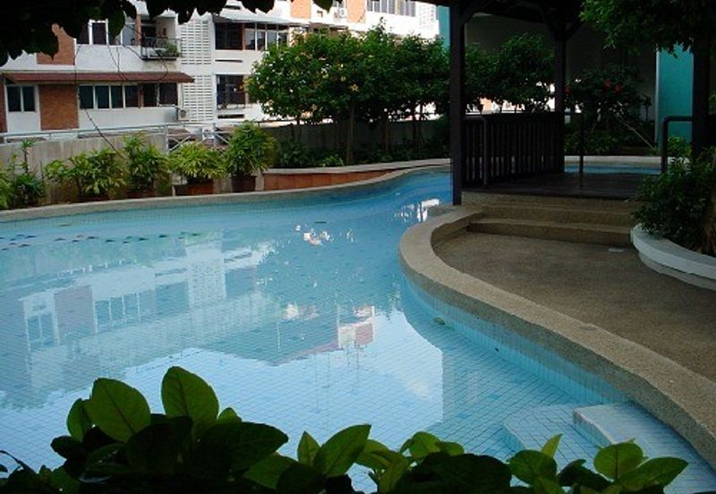 Straits Court Condominium Pasir Emas