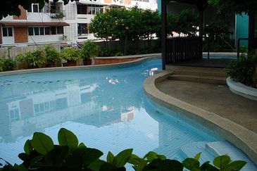 Straits Court Condominium Pasir Emas