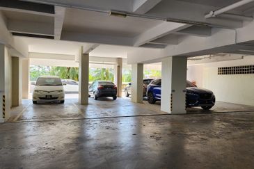 CHENG HEIGHTS CONDOMINIUM