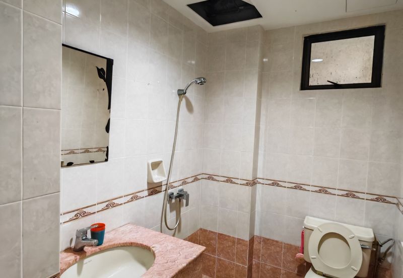 CHENG HEIGHTS CONDOMINIUM