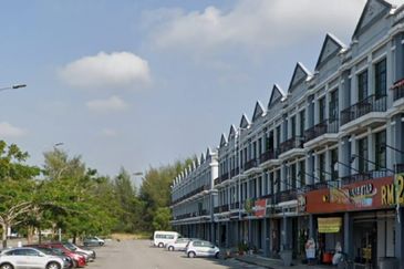 Limbongan Jaya 3sty Shop next to Kota Laksamana @ MAIN ROAD