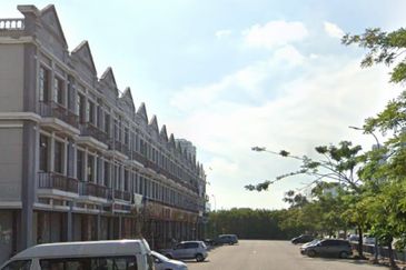 Limbongan Jaya 3sty Shop next to Kota Laksamana @ MAIN ROAD