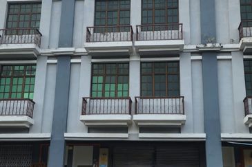 Limbongan Jaya 3sty Shop next to Kota Laksamana @ MAIN ROAD