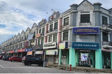 Limbongan Jaya 3sty Shop next to Kota Laksamana @ MAIN ROAD